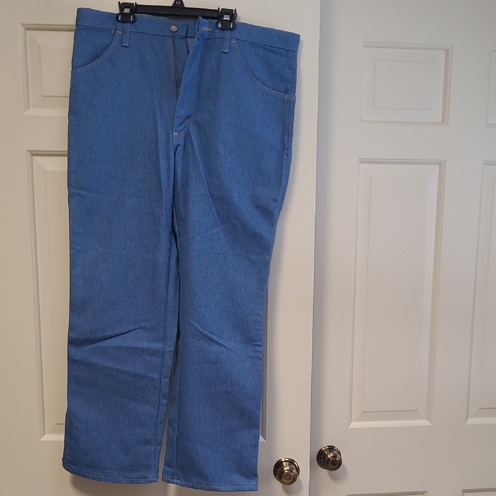 Wrangler Men's Relaxed Fit Light Blue Jeans